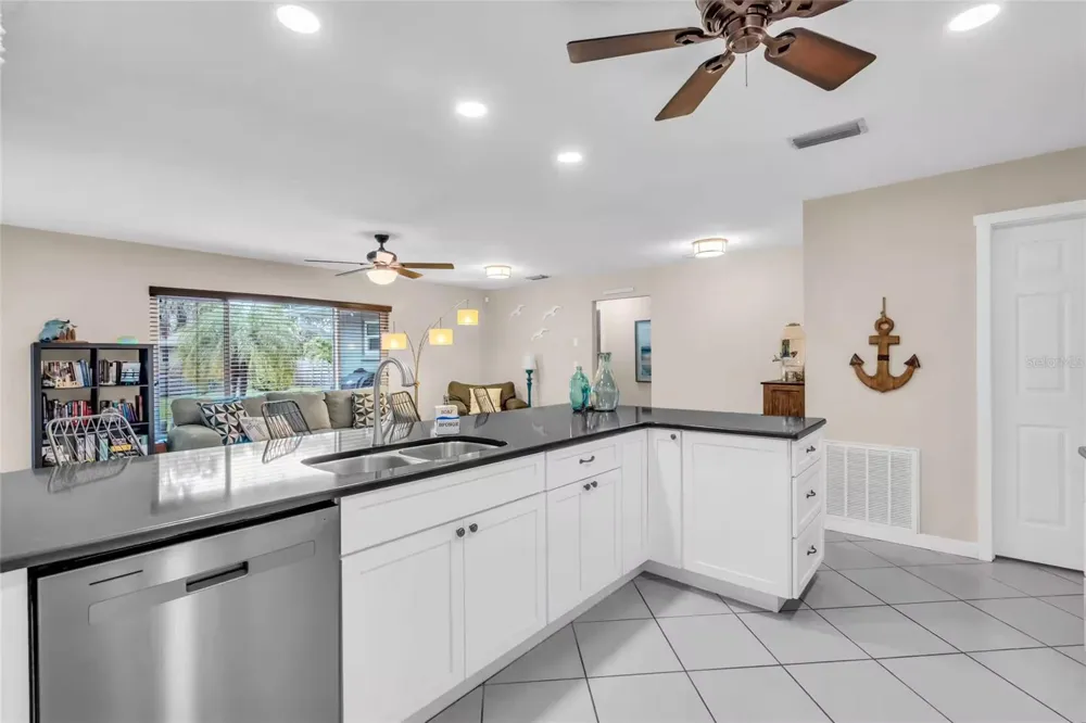 8402 14TH AVENUE NW Bradenton, FL 34209