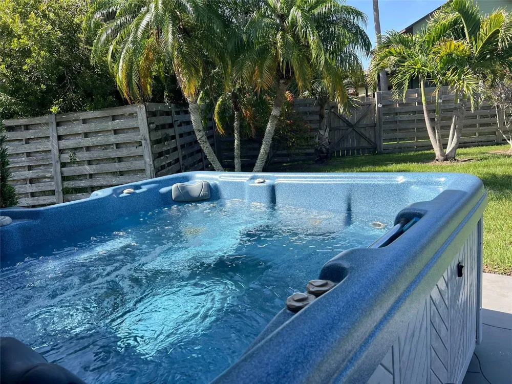 8402 14TH AVENUE NW Bradenton, FL 34209