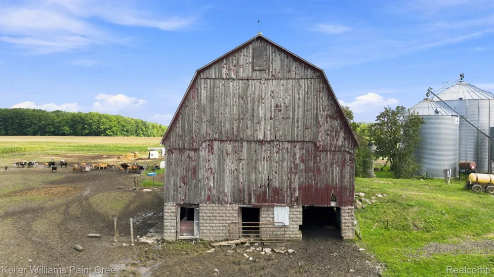 8850 Lohr Road Greenwood Township, MI 48006