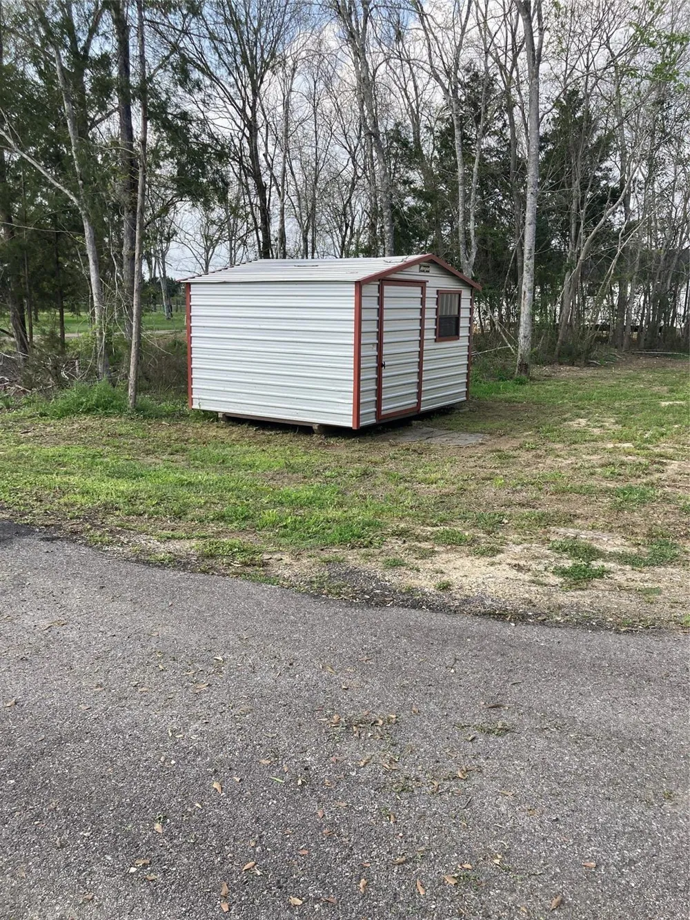 4384 County Road 197 Alvin, TX 77511