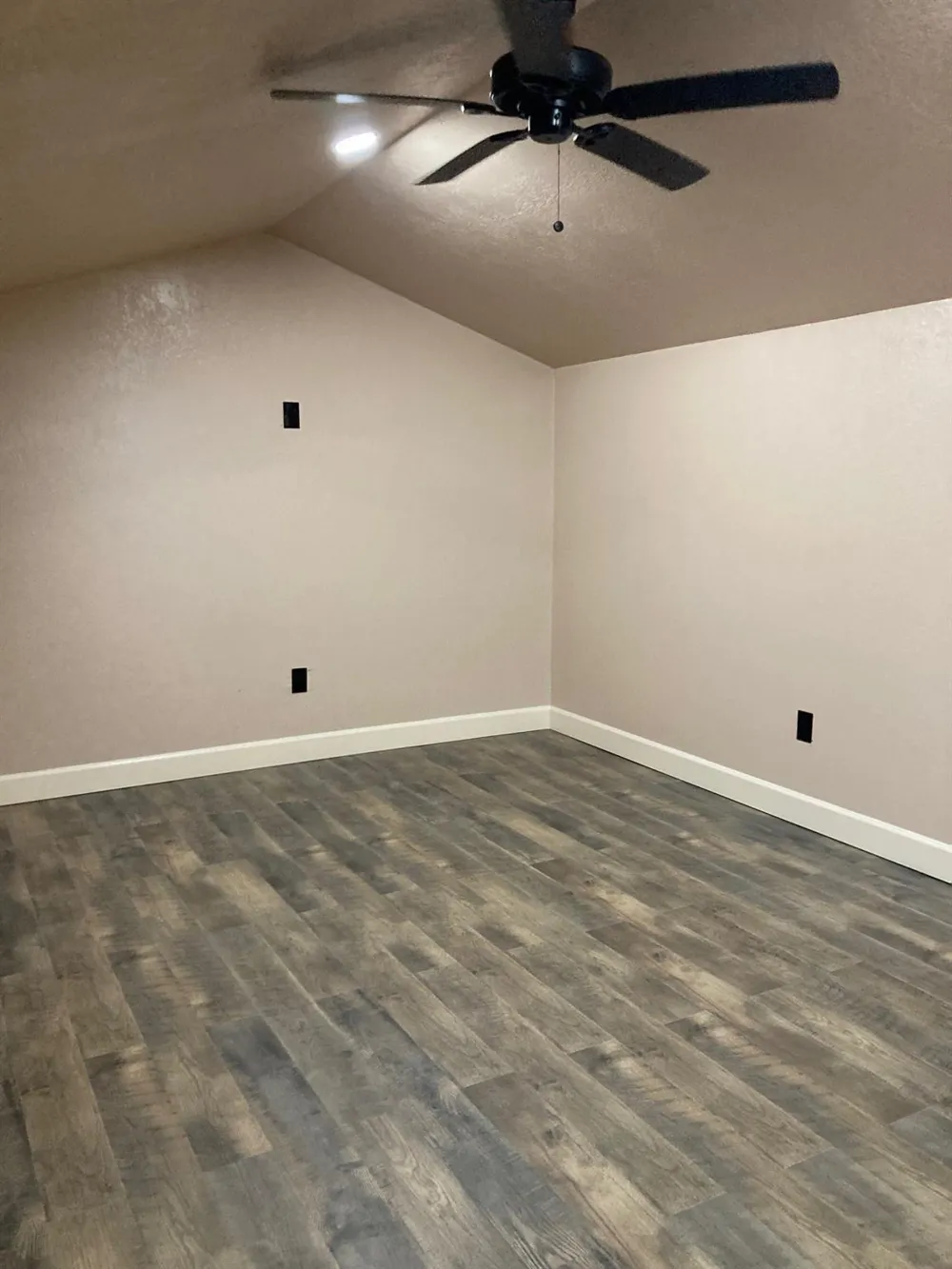 4384 County Road 197 Alvin, TX 77511
