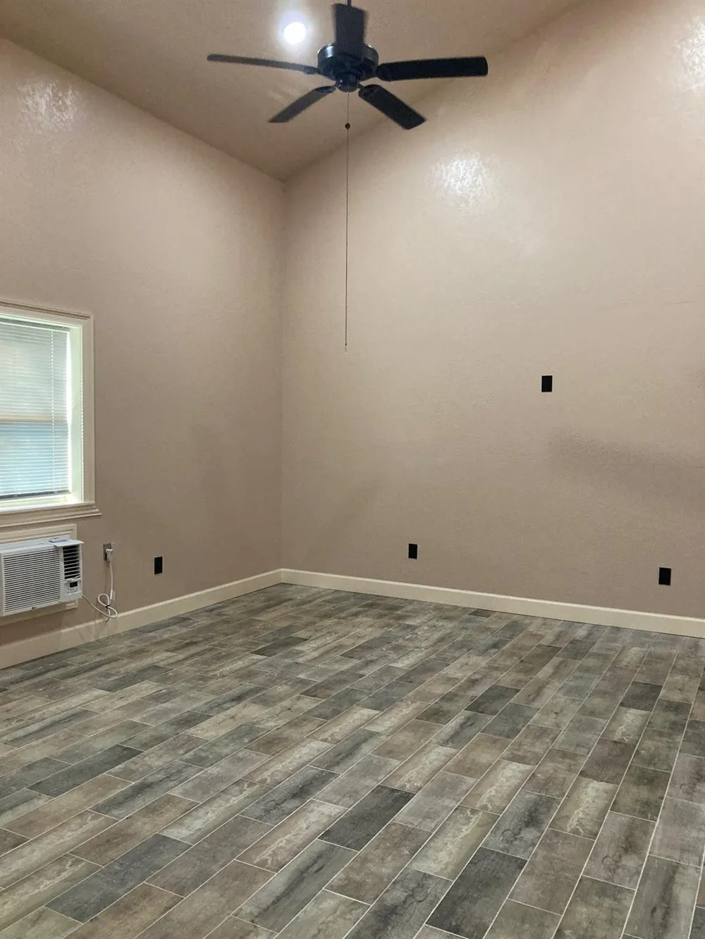 4384 County Road 197 Alvin, TX 77511