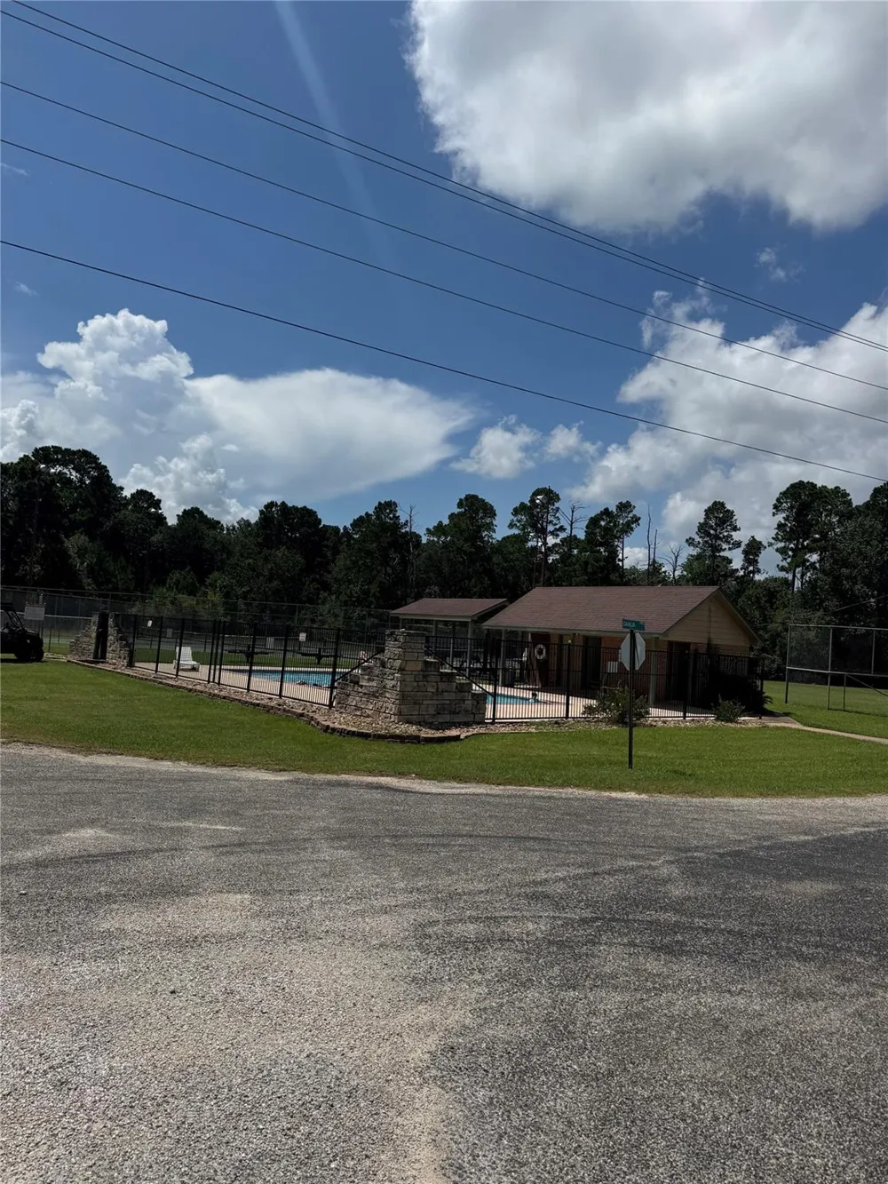 2 Dahlia Road Huntsville, TX 77320