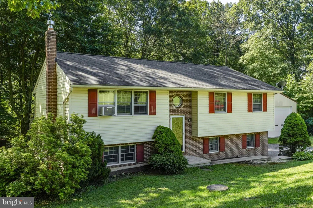 901 NARVON ROAD Narvon, PA 17555