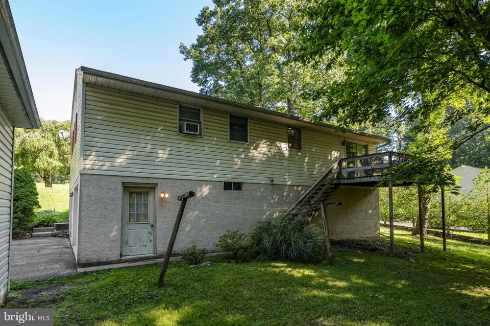 901 NARVON ROAD Narvon, PA 17555