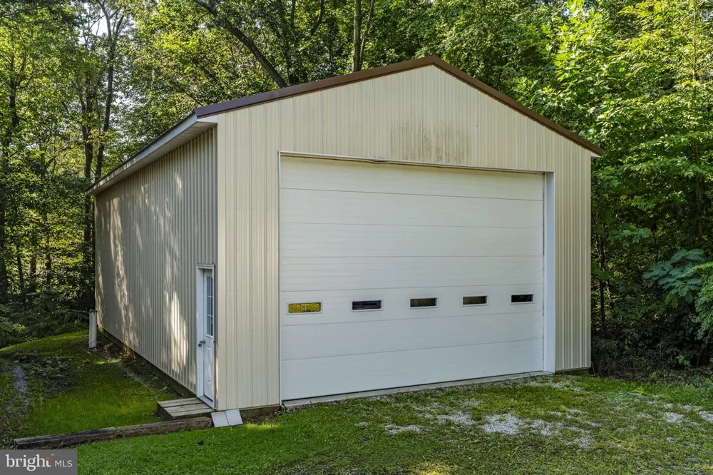 901 NARVON ROAD Narvon, PA 17555
