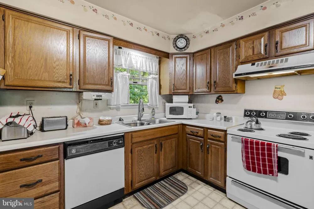 901 NARVON ROAD Narvon, PA 17555