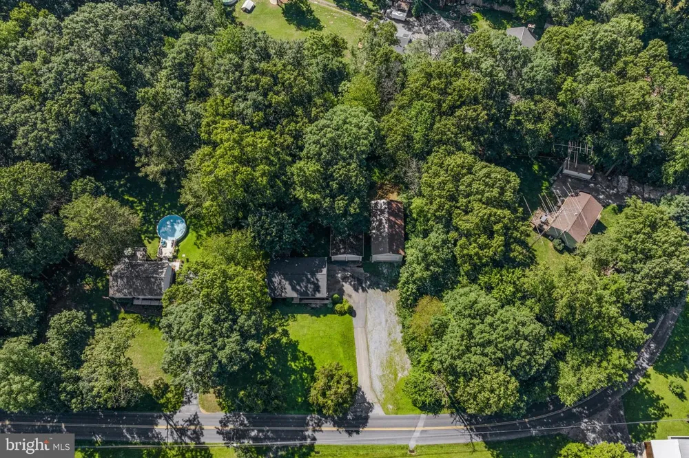 901 NARVON ROAD Narvon, PA 17555