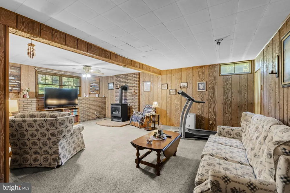 901 NARVON ROAD Narvon, PA 17555