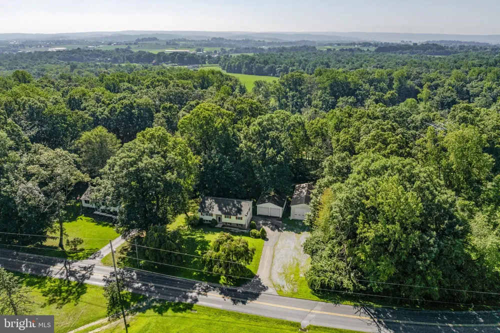 901 NARVON ROAD Narvon, PA 17555