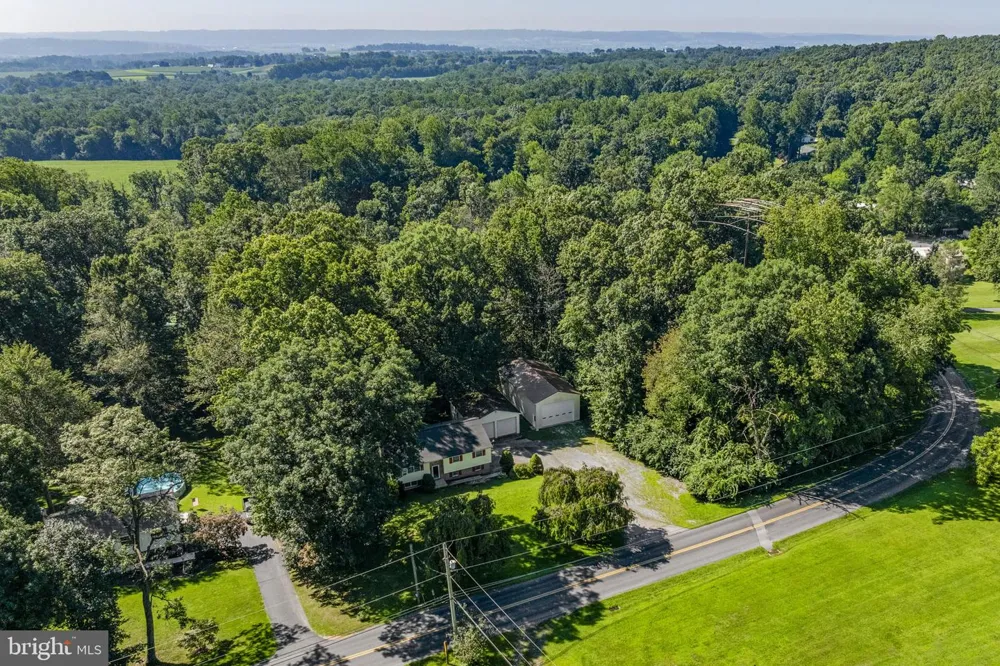 901 NARVON ROAD Narvon, PA 17555