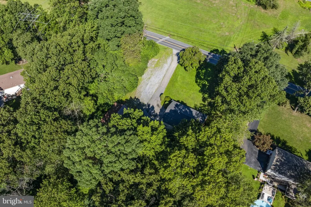 901 NARVON ROAD Narvon, PA 17555