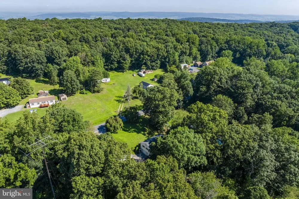 901 NARVON ROAD Narvon, PA 17555