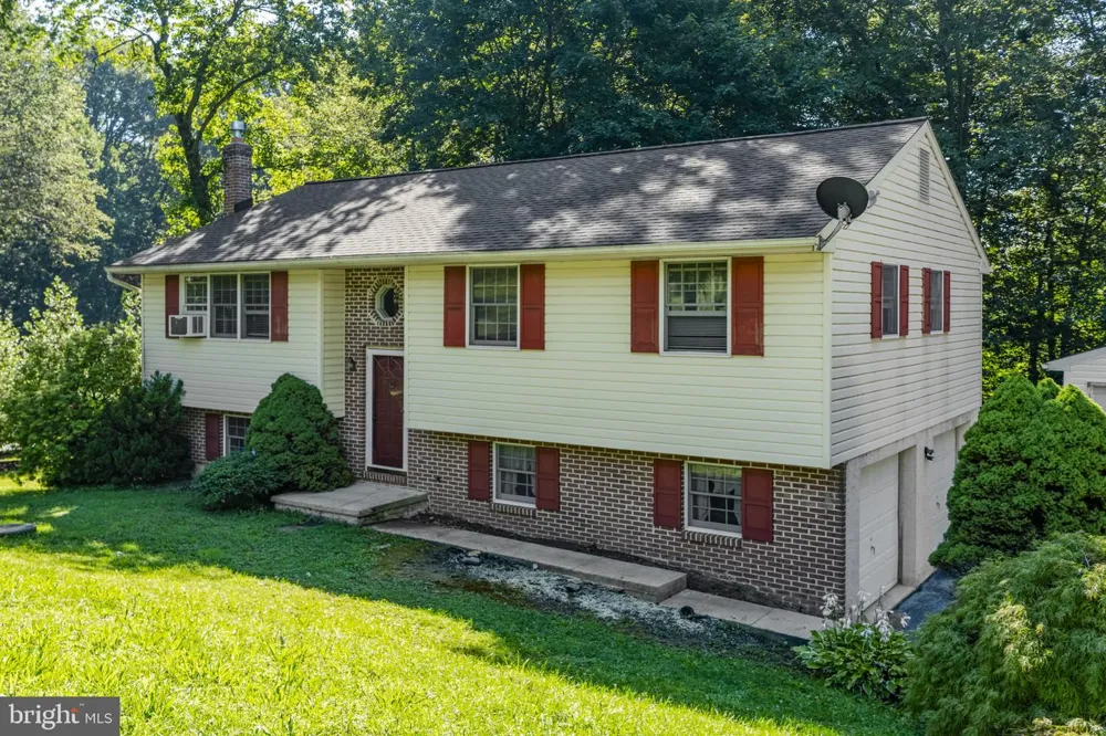 901 NARVON ROAD Narvon, PA 17555