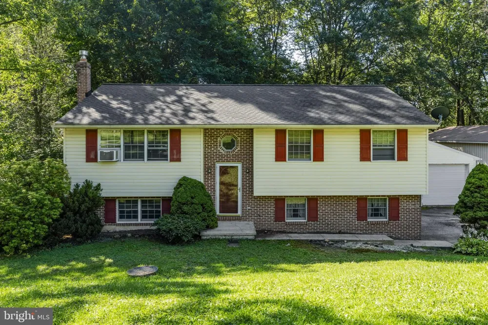 901 NARVON ROAD Narvon, PA 17555