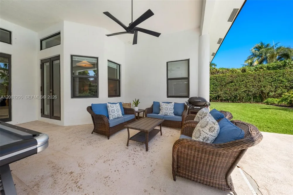 7250 SW 99th St Pinecrest, FL 33156