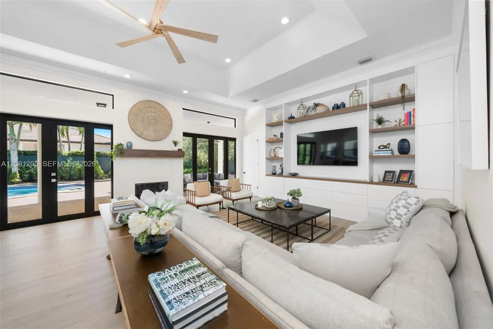 7250 SW 99th St Pinecrest, FL 33156