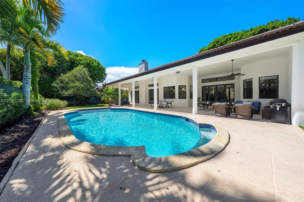 7250 SW 99th St Pinecrest, FL 33156