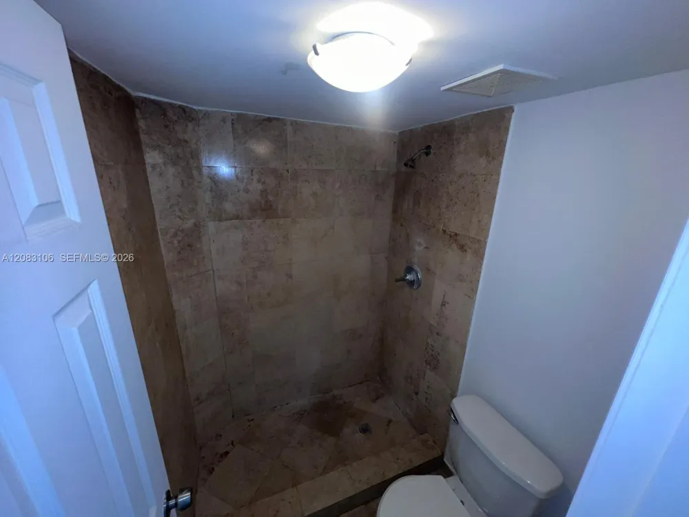 1801 S Treasure Dr #429 North Bay Village, FL 33141