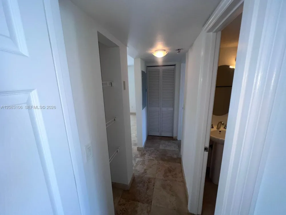 1801 S Treasure Dr #429 North Bay Village, FL 33141