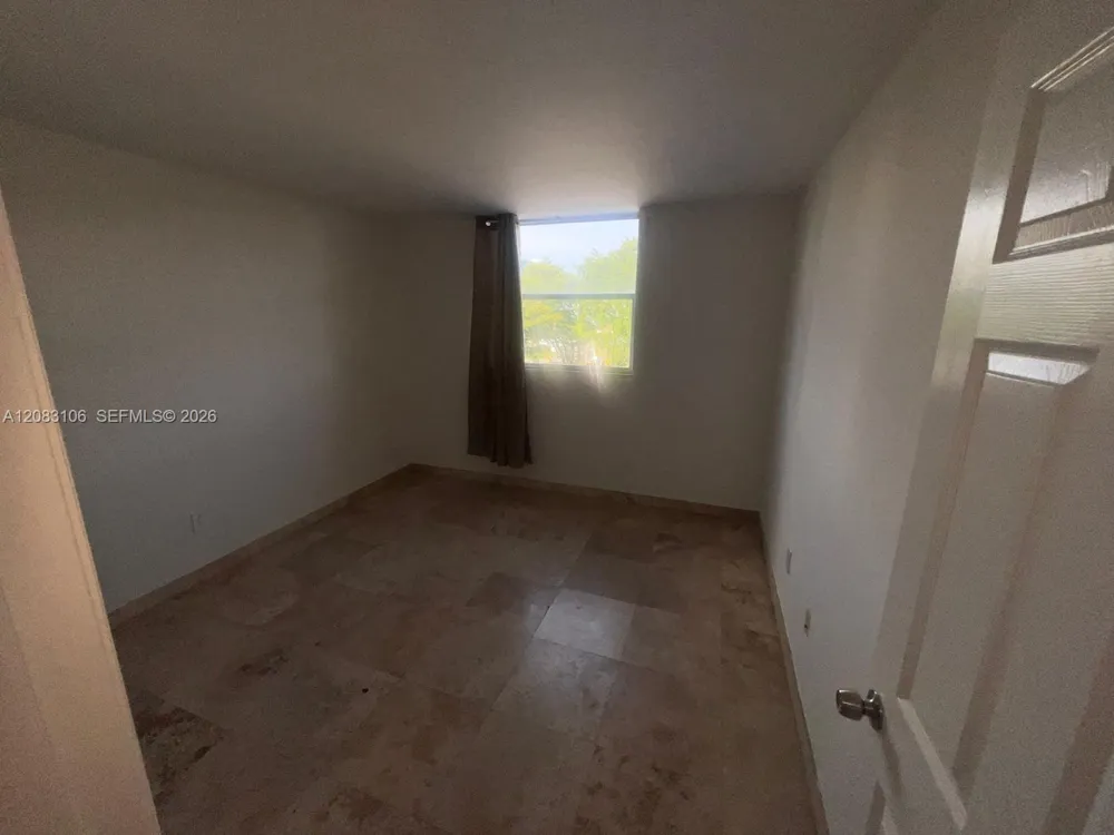 1801 S Treasure Dr #429 North Bay Village, FL 33141