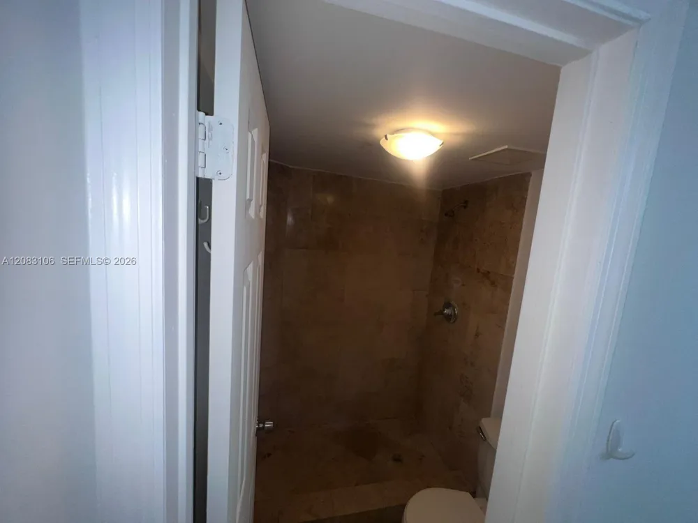 1801 S Treasure Dr #429 North Bay Village, FL 33141