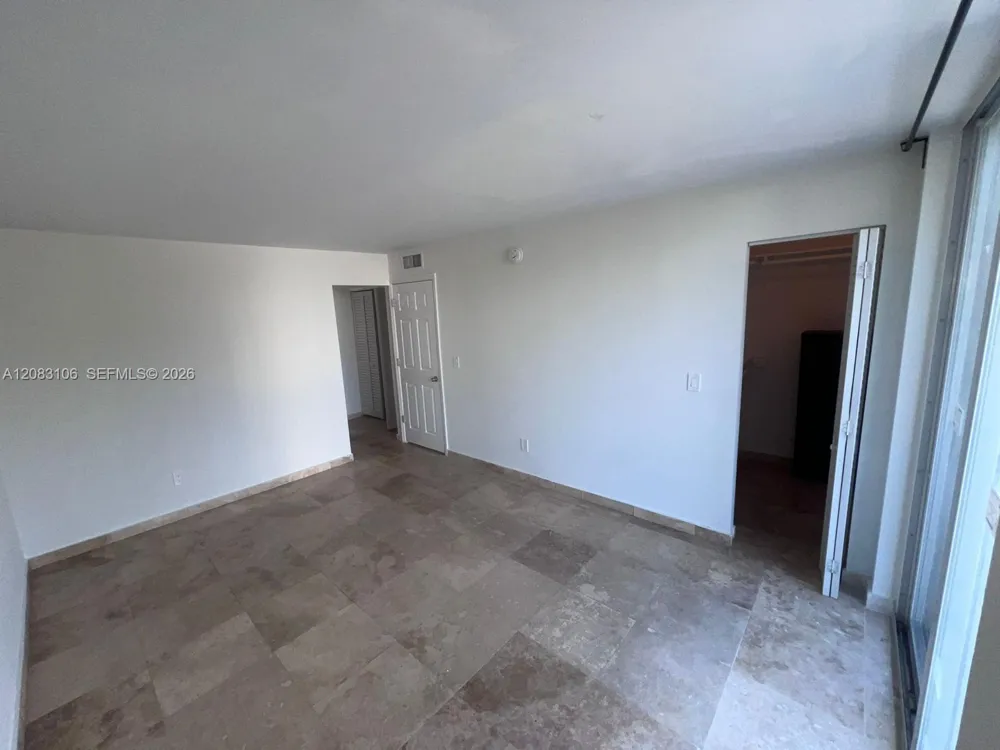 1801 S Treasure Dr #429 North Bay Village, FL 33141