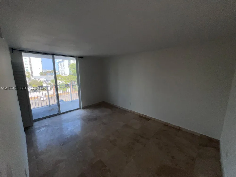 1801 S Treasure Dr #429 North Bay Village, FL 33141