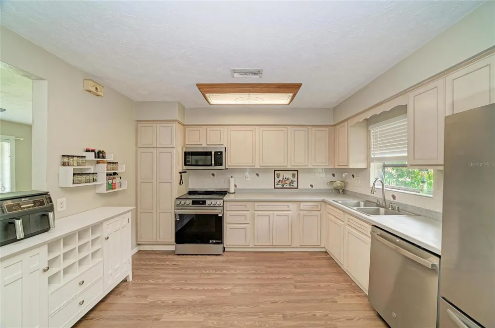 5423 21ST STREET W Bradenton, FL 34207