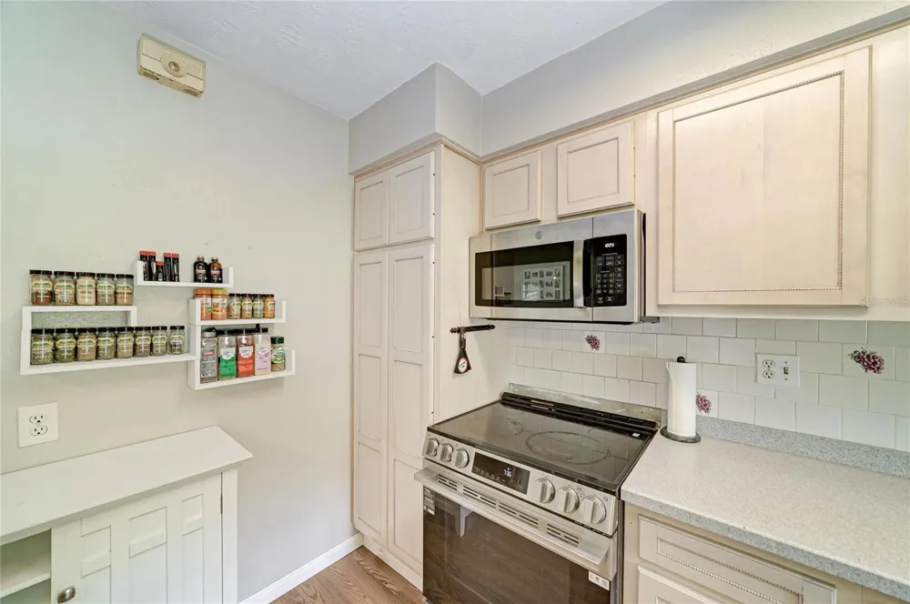 5423 21ST STREET W Bradenton, FL 34207