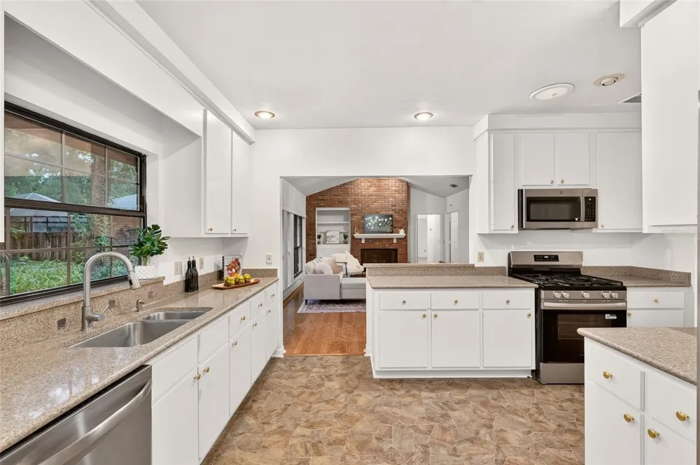2936 NW 23RD DRIVE Gainesville, FL 32605
