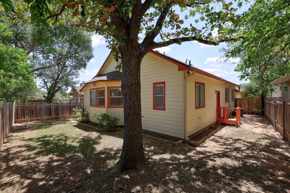 2012 Castle View Drive Austin, TX 78728
