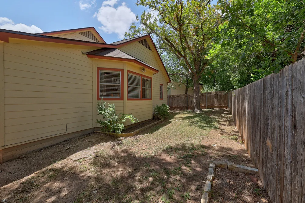2012 Castle View Drive Austin, TX 78728