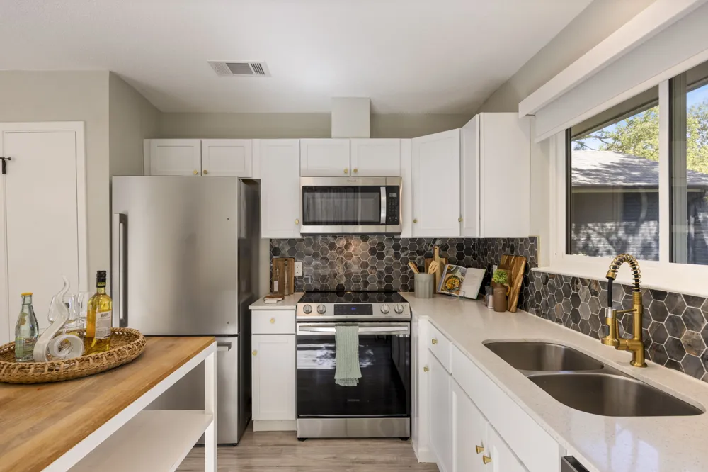 1115 Echo Lane Austin, TX 78745
