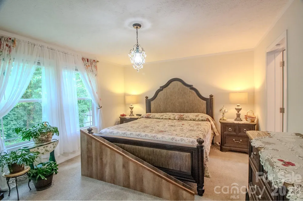 76 Patriot Drive Waynesville, NC 28786
