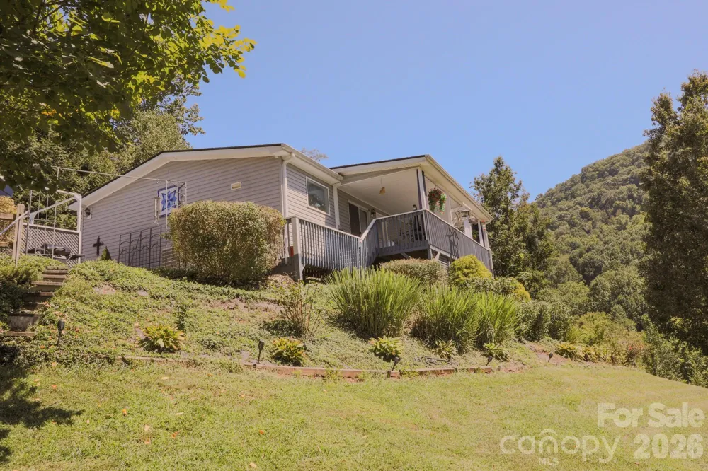 76 Patriot Drive Waynesville, NC 28786