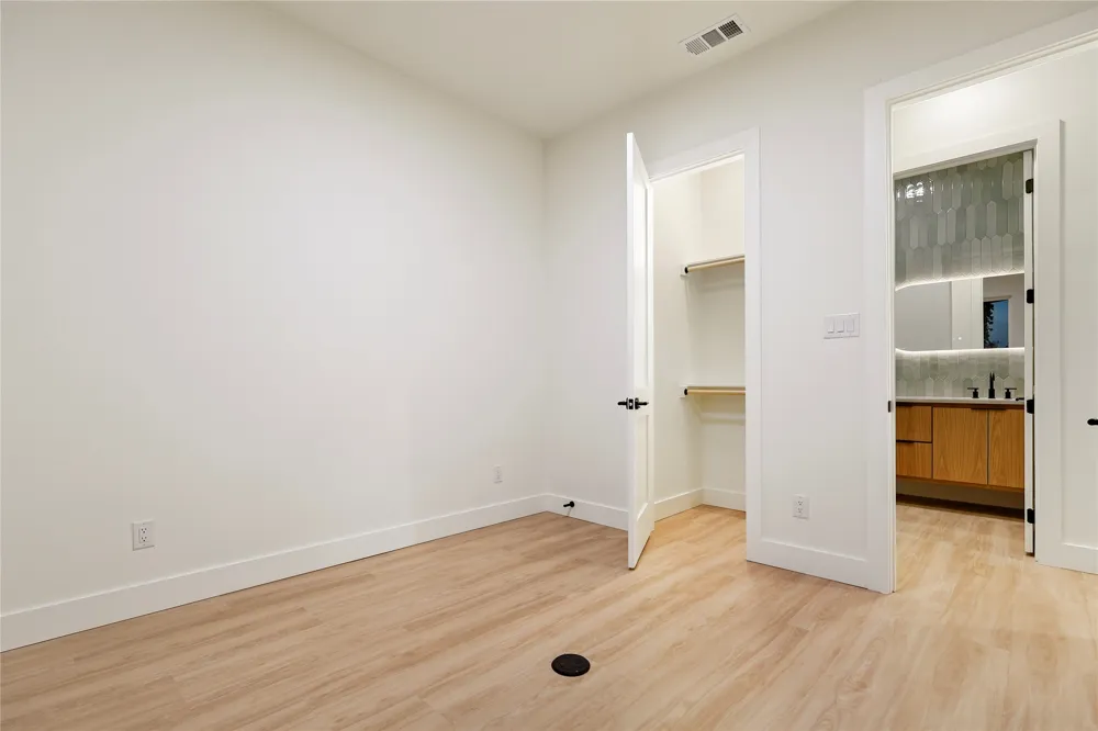 326 Avenue F Dallas, TX 75203