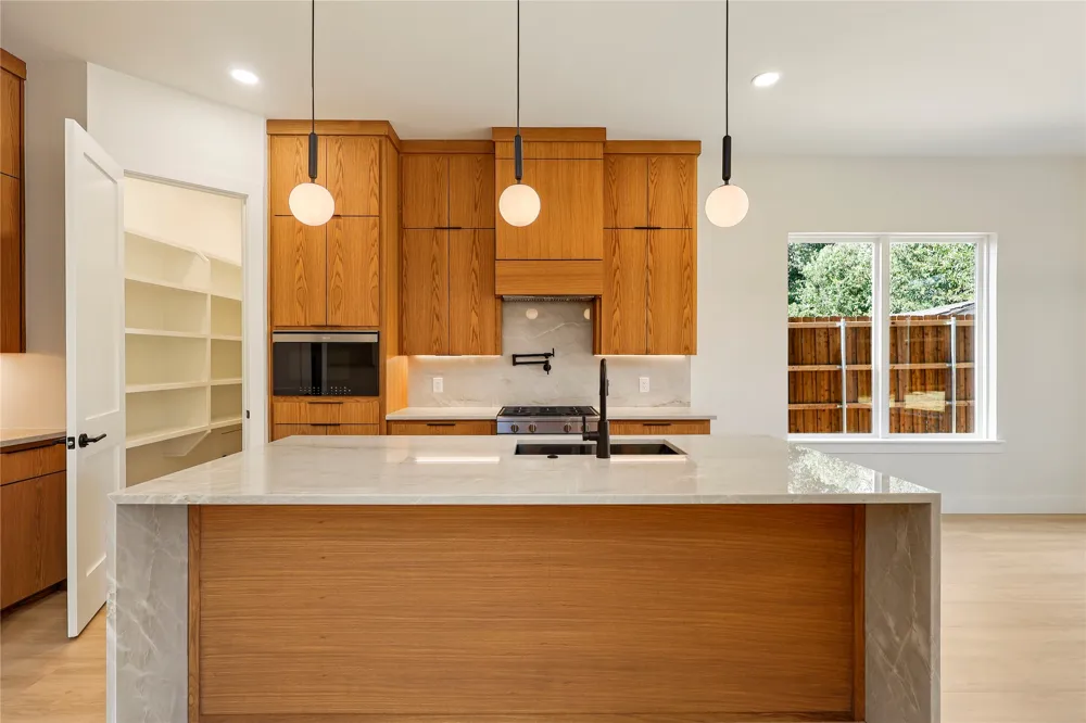 326 Avenue F Dallas, TX 75203