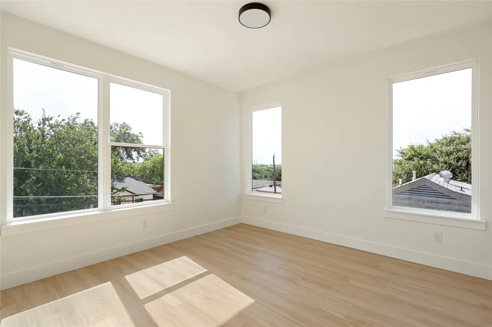 326 Avenue F Dallas, TX 75203