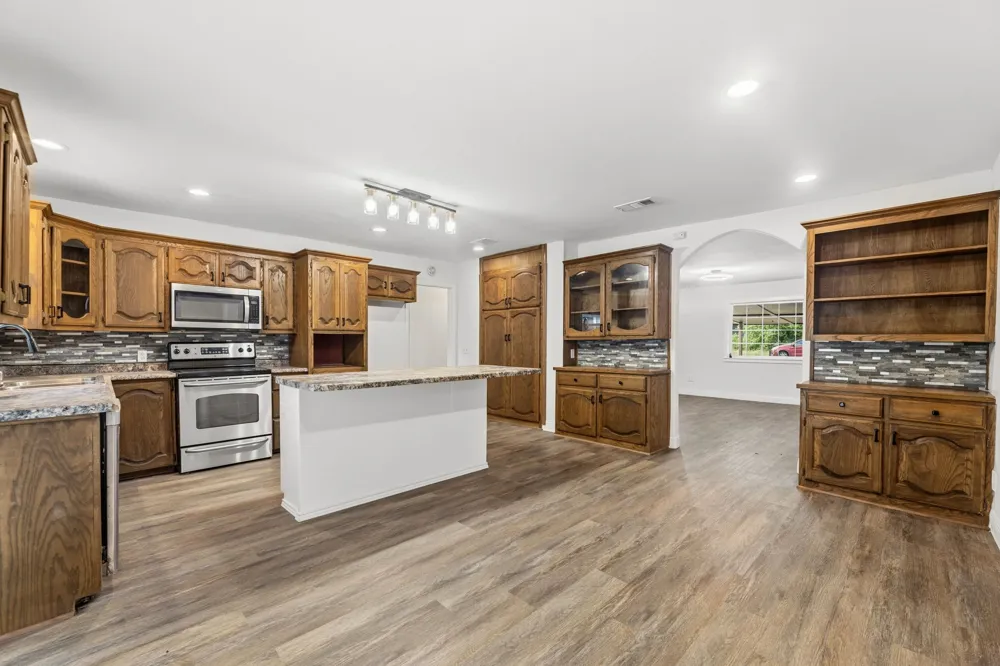 204 3rd Street Celeste, TX 75423