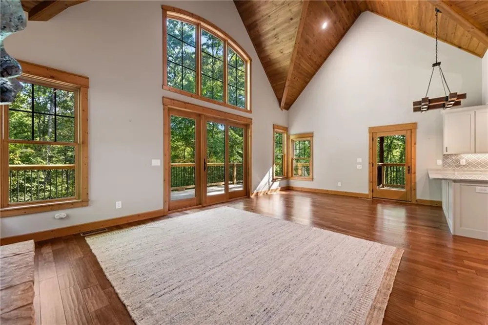 2634 Mountain Tops Road Blue Ridge, GA 30513