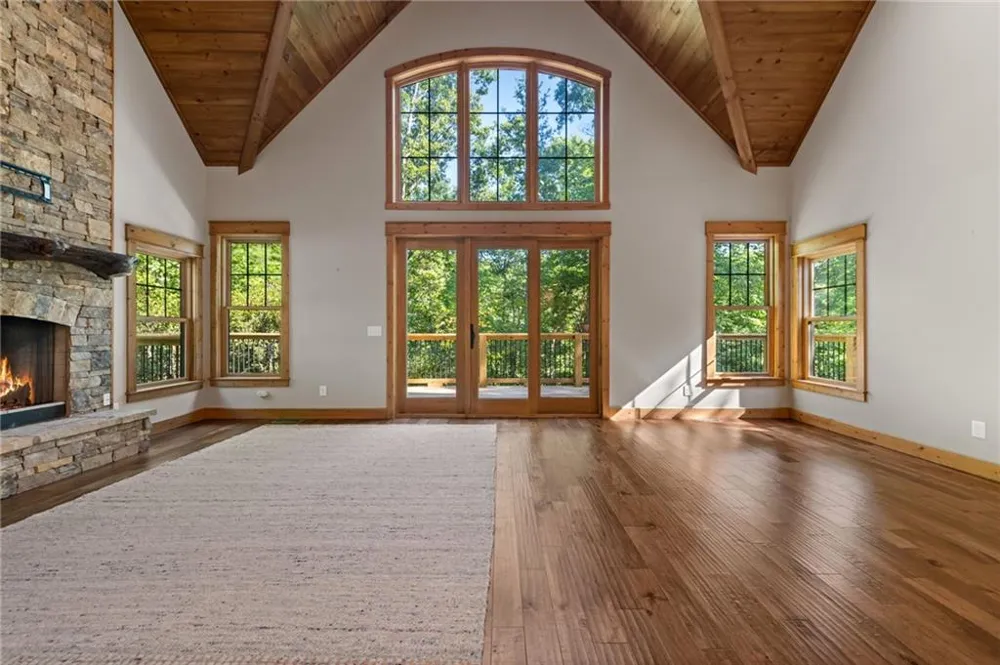 2634 Mountain Tops Road Blue Ridge, GA 30513