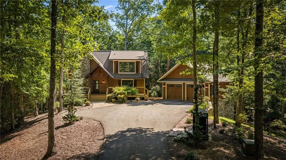 2634 Mountain Tops Road Blue Ridge, GA 30513