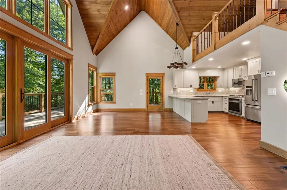 2634 Mountain Tops Road Blue Ridge, GA 30513