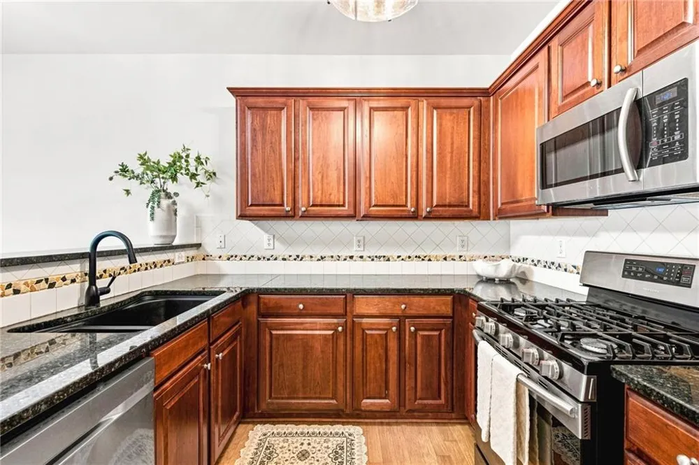9820 Alger Trace Johns Creek, GA 30022