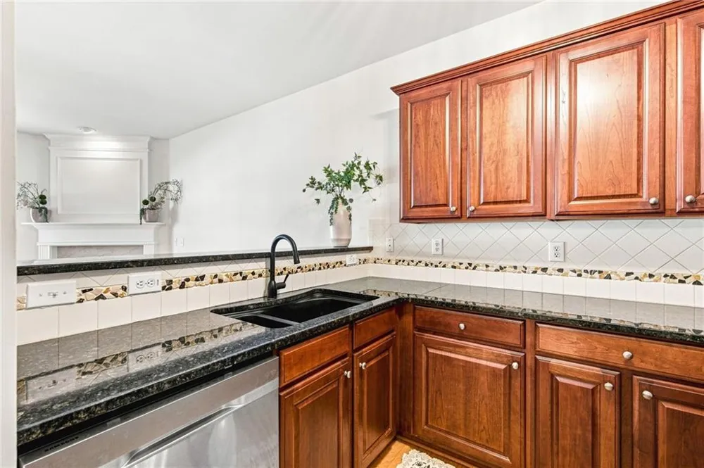 9820 Alger Trace Johns Creek, GA 30022
