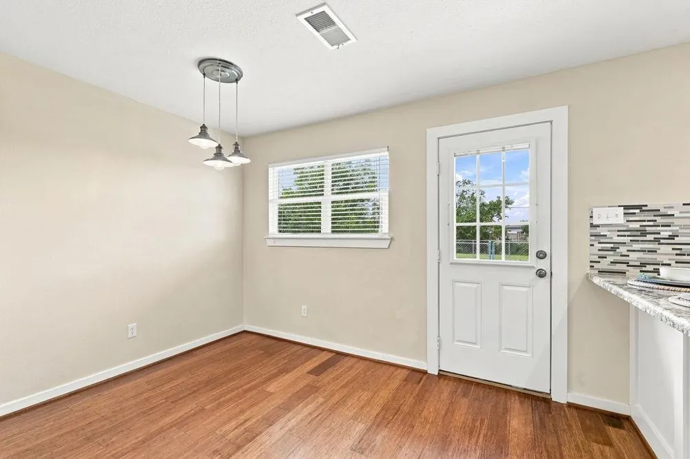 2300 Mary Lane Dickinson, TX 77539