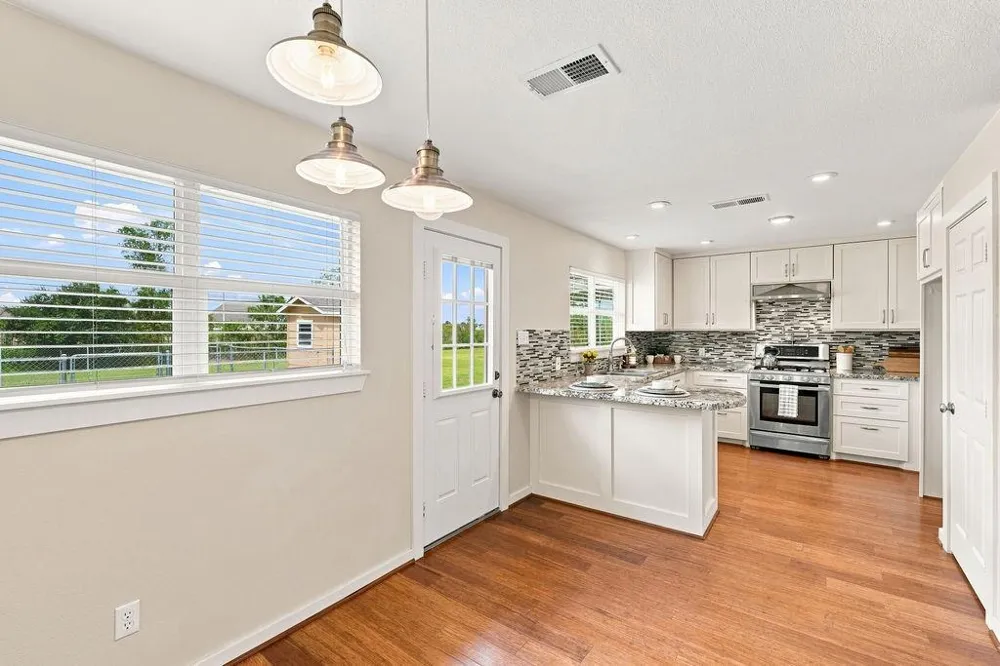 2300 Mary Lane Dickinson, TX 77539