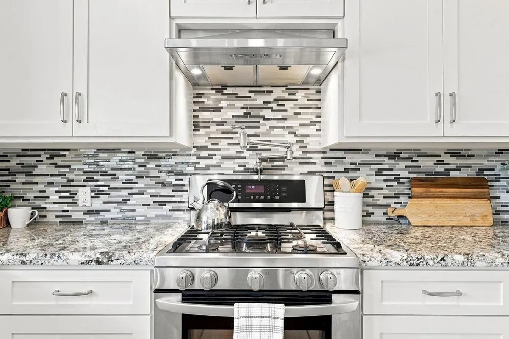 2300 Mary Lane Dickinson, TX 77539