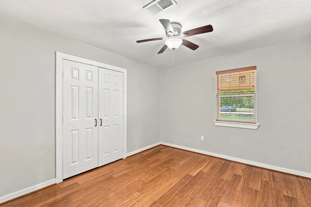 2300 Mary Lane Dickinson, TX 77539